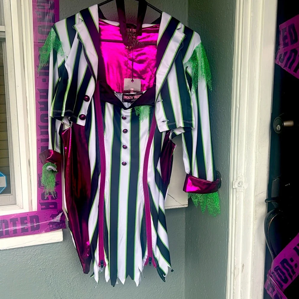 Dolls Kill ISO Exorcist 3 piece Costume, size Small , Beetle Juice , Hot 2024 - Picture 10 of 11